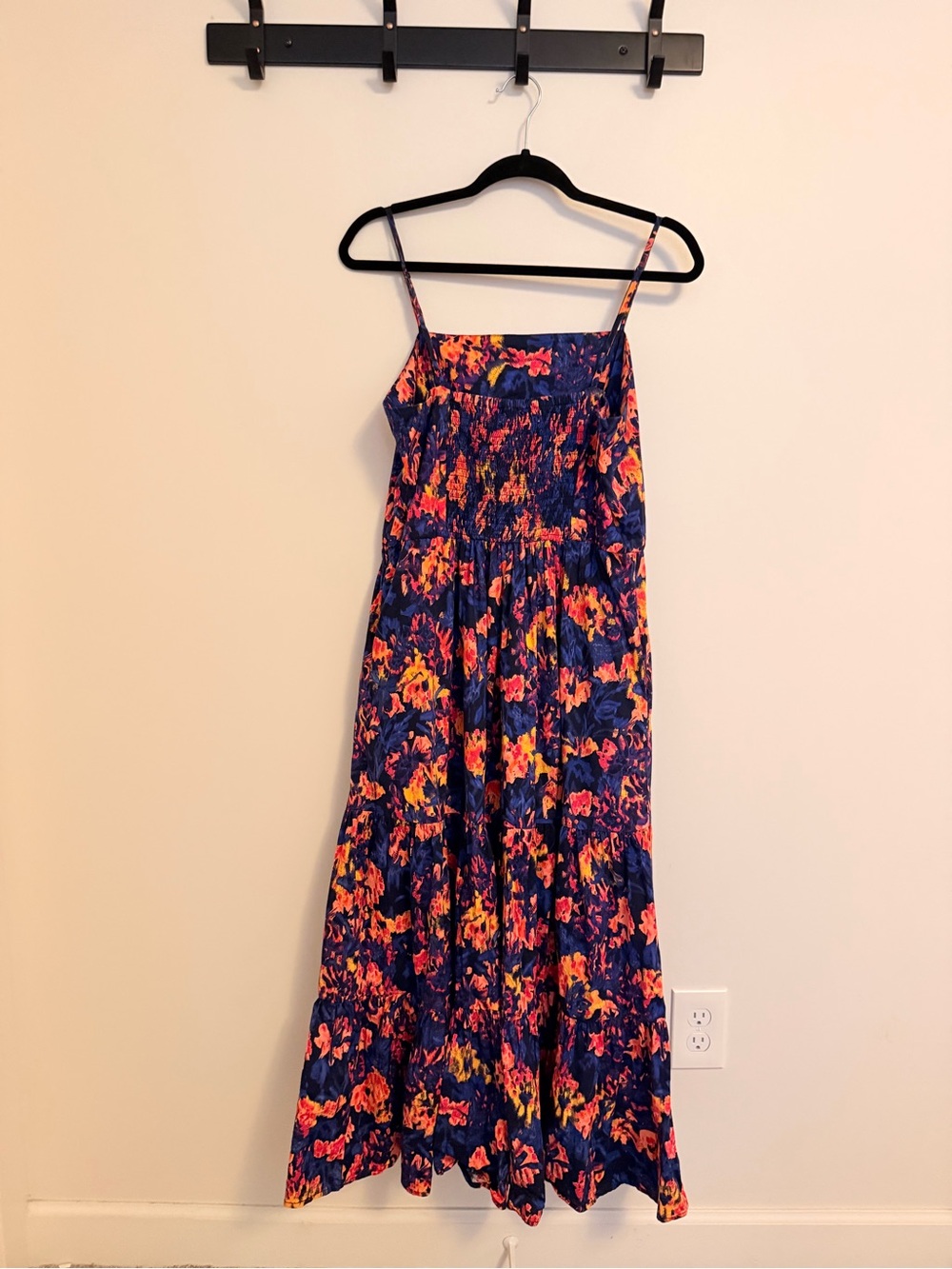 Evereve Maxi Dress oranges, pink and blues. Adjustable straps. Large - Picture 2 of 5